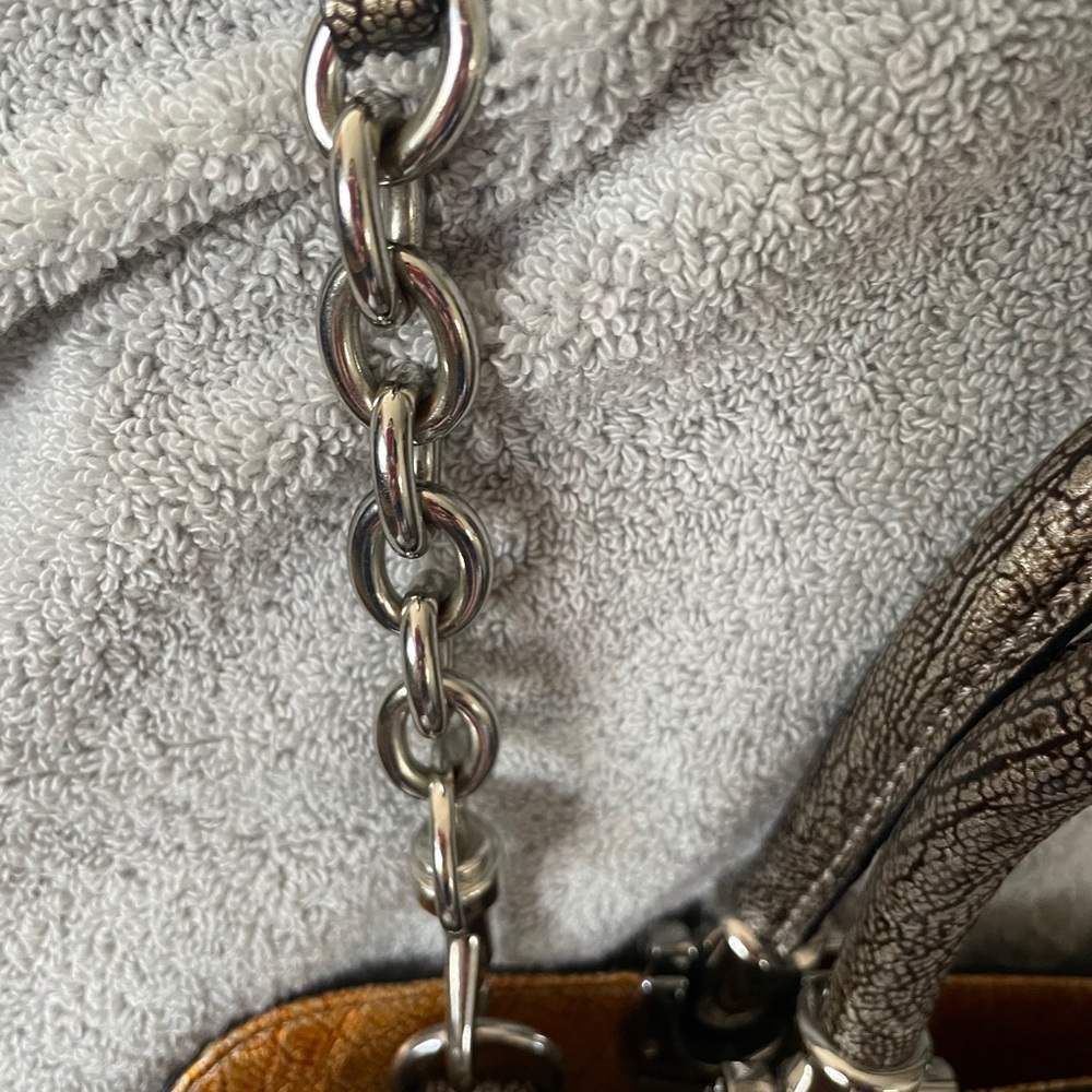 Purse - Picture 2 of 13